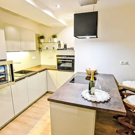 Lägenhet Luxury Wellness By Interhome *